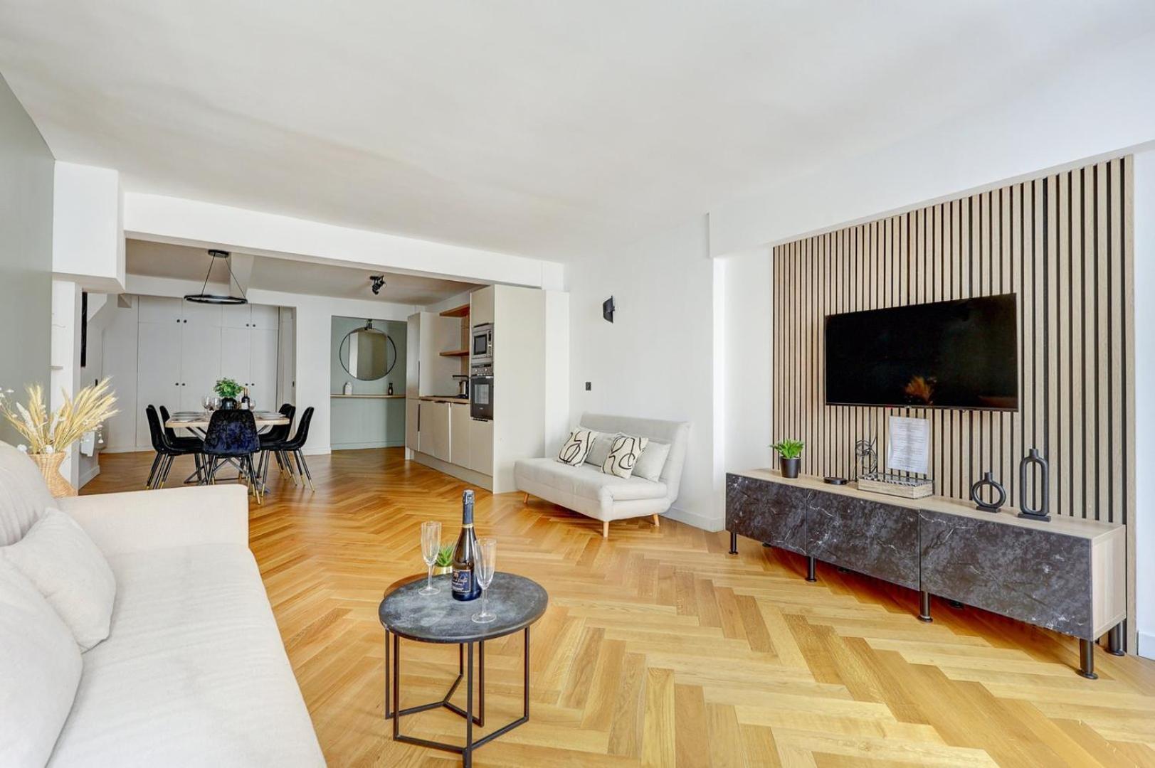 266 Montefiore Superbe A Appartement